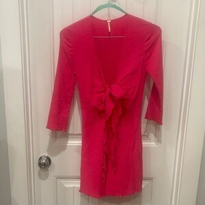 Women's fuscia casual dress with discoloration on sleeve